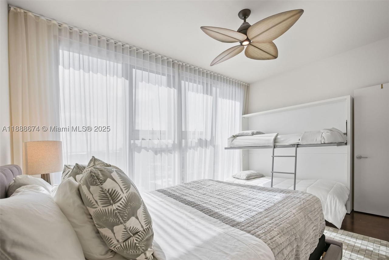 Real estate property located at 6899 Collins Ave #1610, Miami-dade, North Carillon Beach Cond, Miami Beach, FL