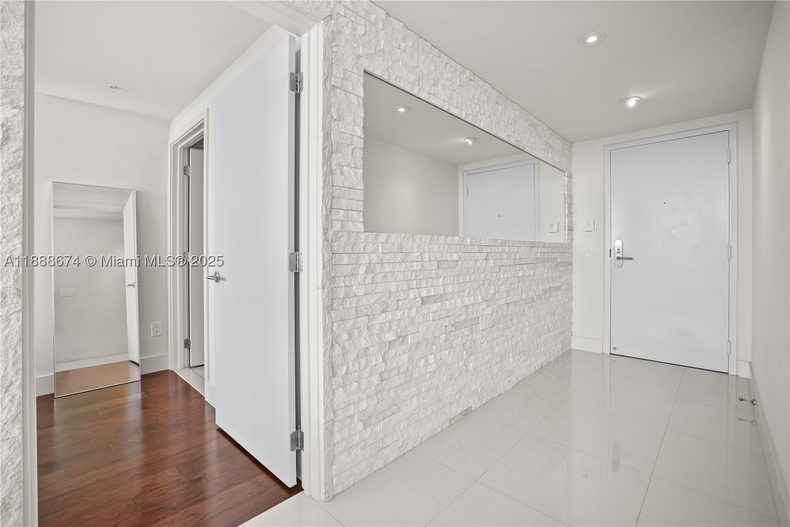 Real estate property located at 6899 Collins Ave #1610, Miami-dade, North Carillon Beach Cond, Miami Beach, FL