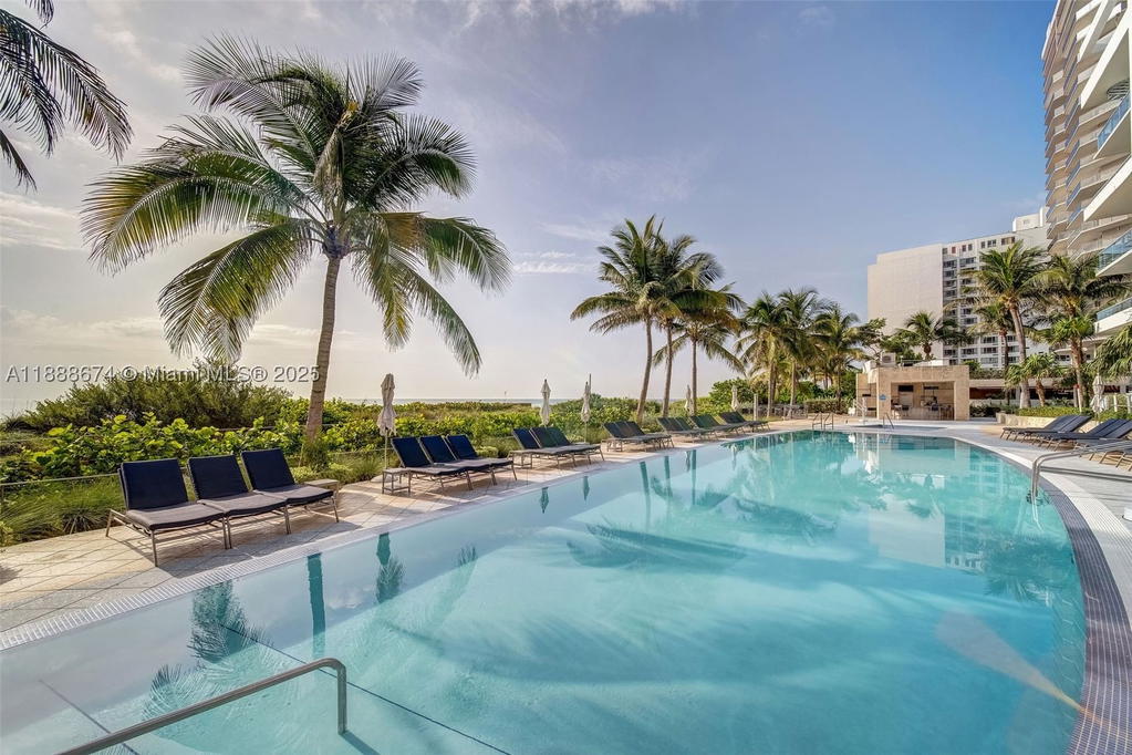 Real estate property located at 6899 Collins Ave #1610, Miami-dade, North Carillon Beach Cond, Miami Beach, FL