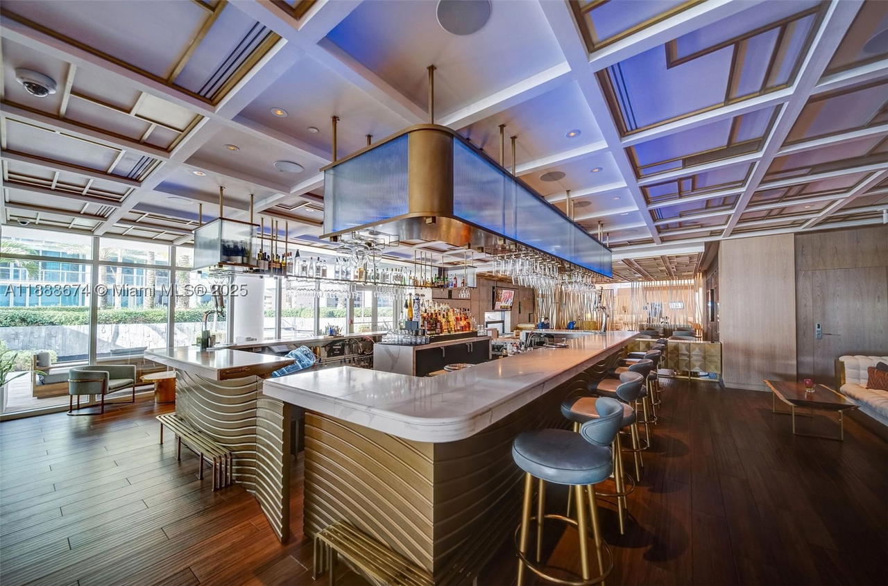 Real estate property located at 6899 Collins Ave #1610, Miami-dade, North Carillon Beach Cond, Miami Beach, FL