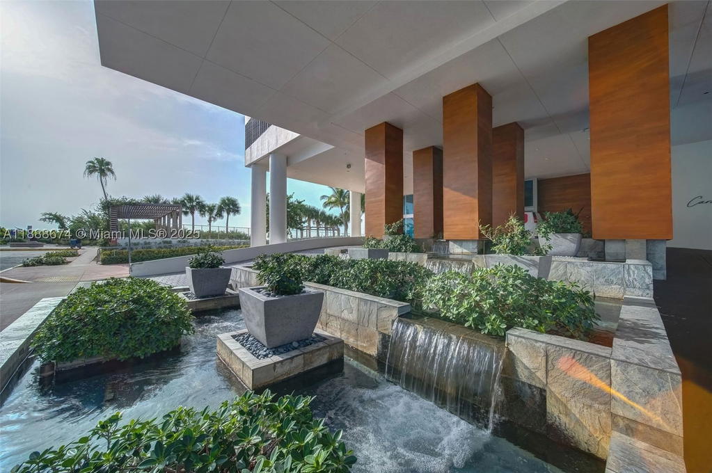 Real estate property located at 6899 Collins Ave #1610, Miami-dade, North Carillon Beach Cond, Miami Beach, FL
