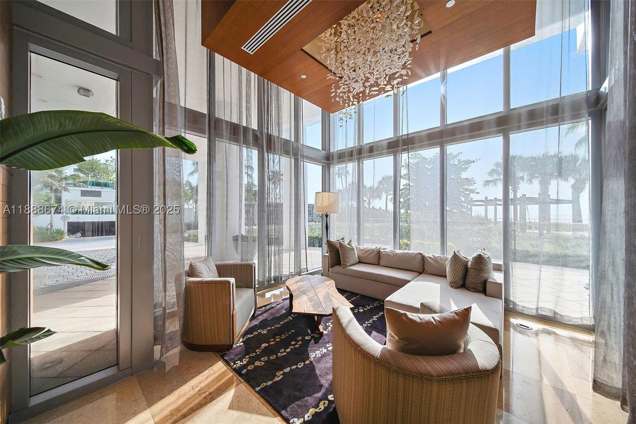 Real estate property located at 6899 Collins Ave #1610, Miami-dade, North Carillon Beach Cond, Miami Beach, FL