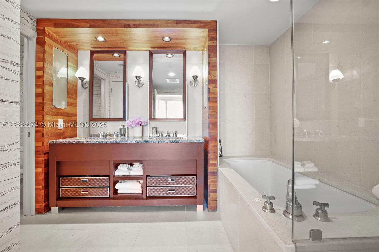 Real estate property located at 6899 Collins Ave #1610, Miami-dade, North Carillon Beach Cond, Miami Beach, FL