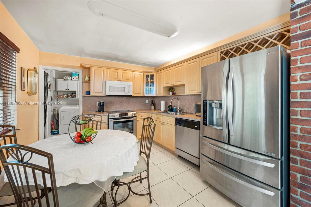 Real estate property located at 9710 74th St, Miami-dade, Heftler Homes Sunset Park, Miami, FL