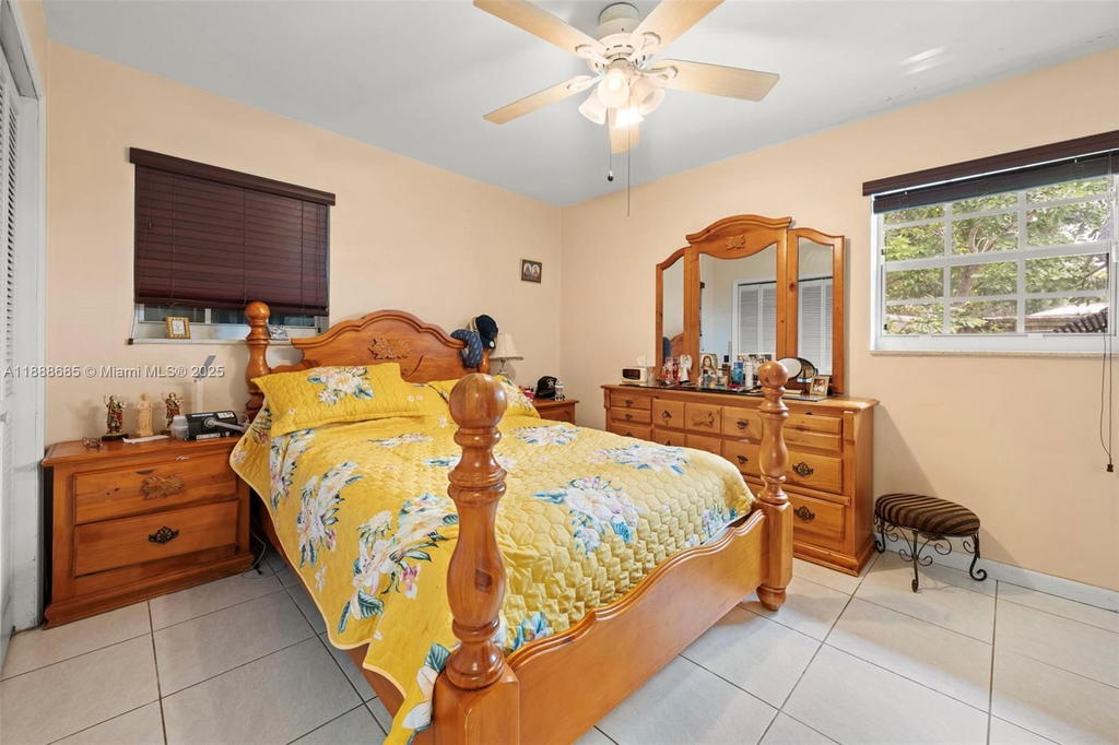 Real estate property located at 9710 74th St, Miami-dade, Heftler Homes Sunset Park, Miami, FL