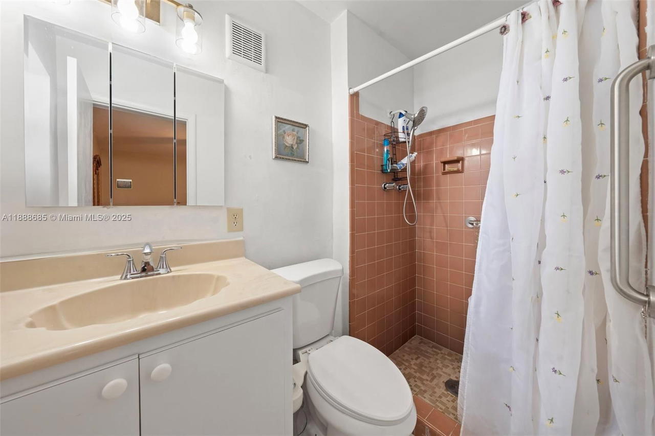 Real estate property located at 9710 74th St, Miami-dade, Heftler Homes Sunset Park, Miami, FL