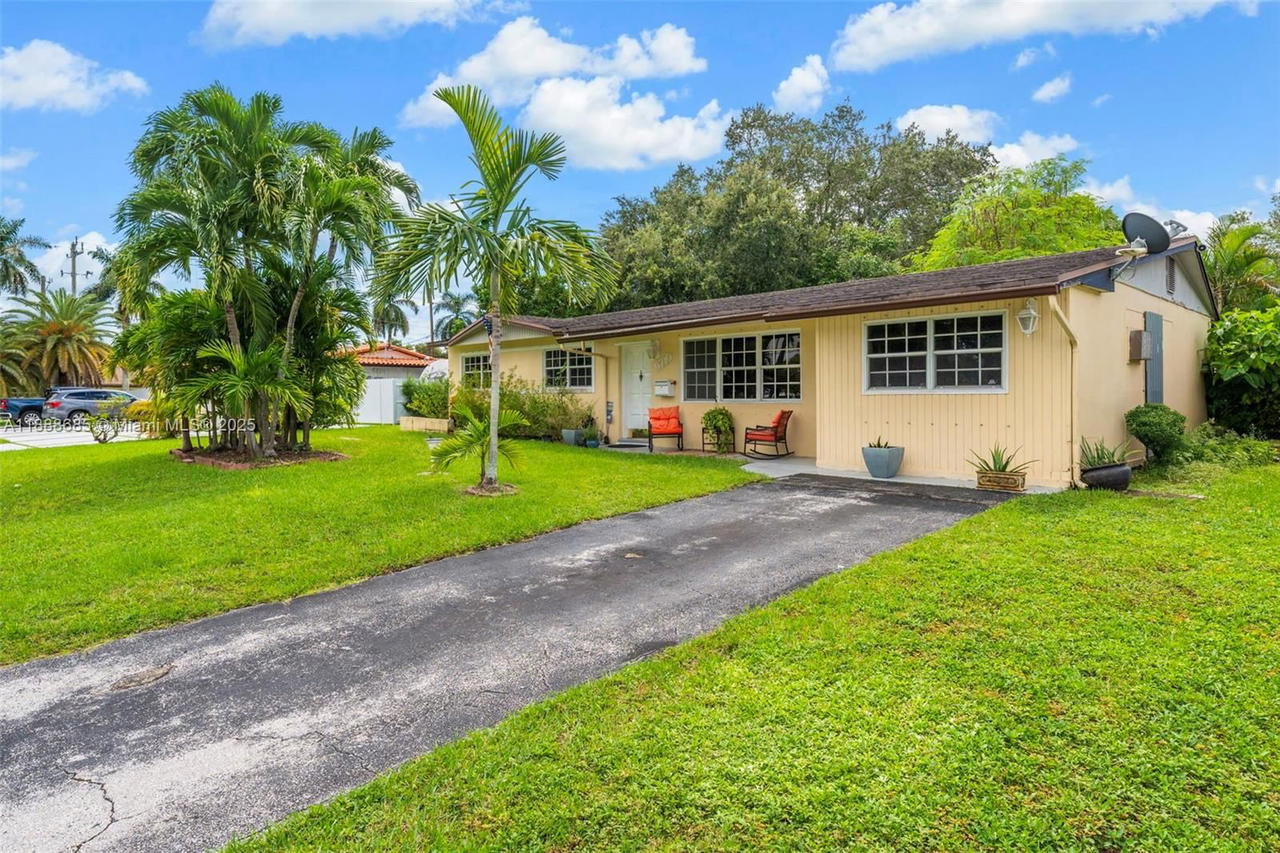 Real estate property located at 9710 74th St, Miami-dade, Heftler Homes Sunset Park, Miami, FL