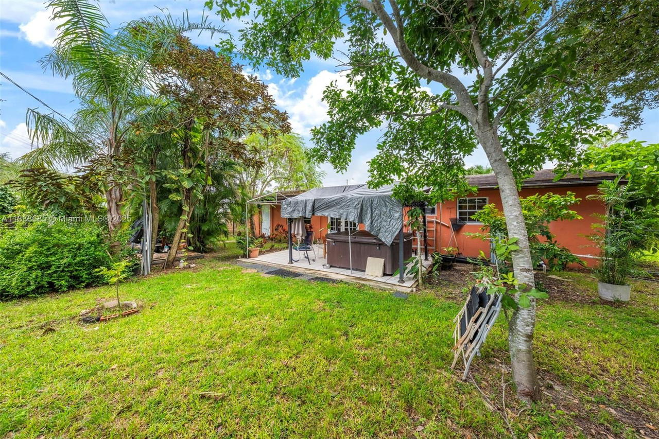 Real estate property located at 9710 74th St, Miami-dade, Heftler Homes Sunset Park, Miami, FL