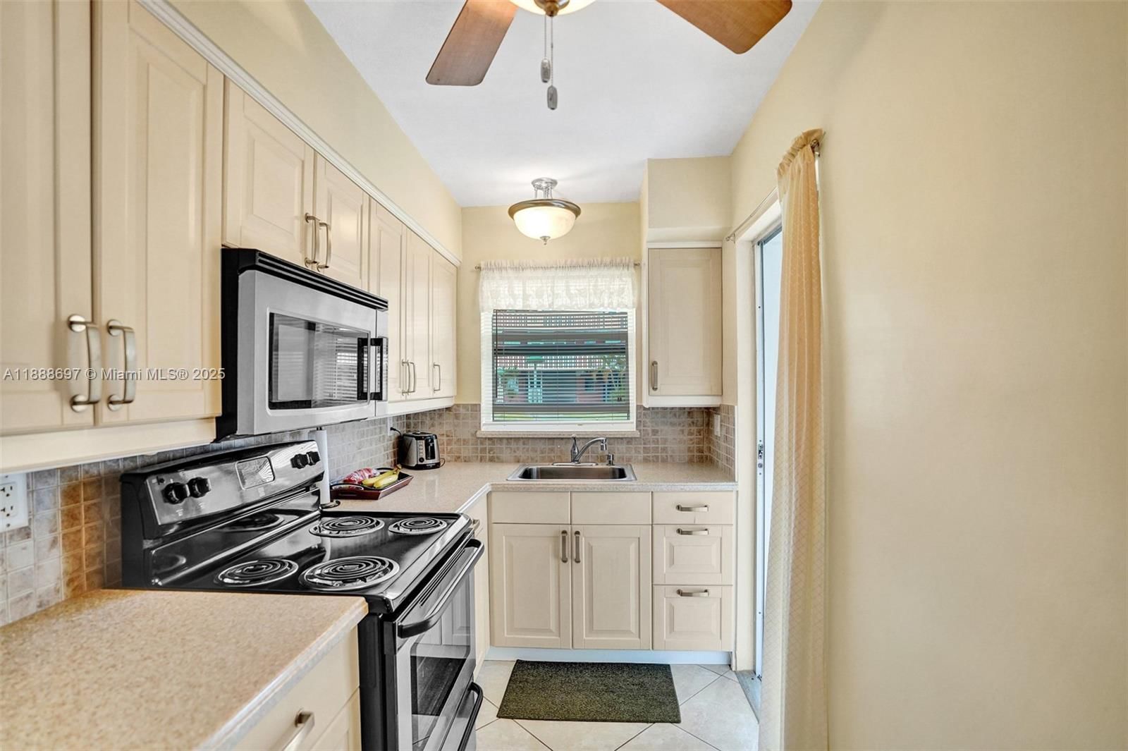 Real estate property located at 141 10th Ave #27A, Broward, Eldorado Country Club Tow, Hallandale Beach, FL