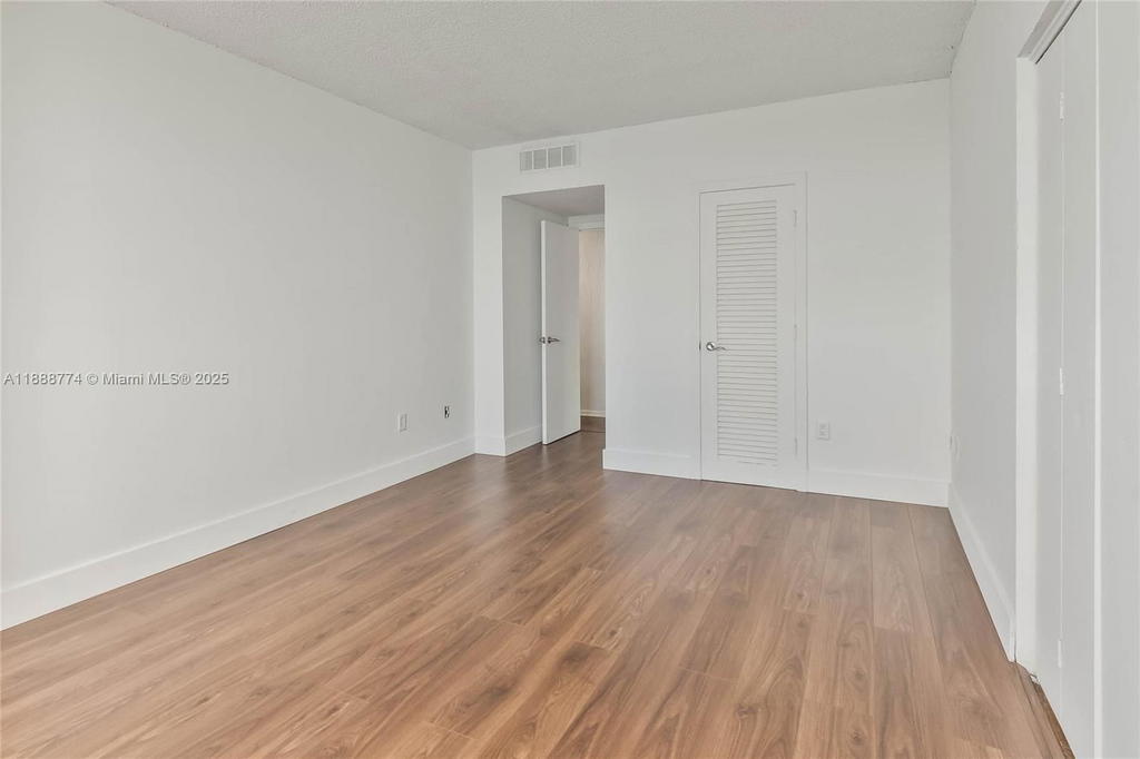 Real estate property located at 300 Bayview Dr #716, Miami-dade, Arlen House Condo, Sunny Isles Beach, FL