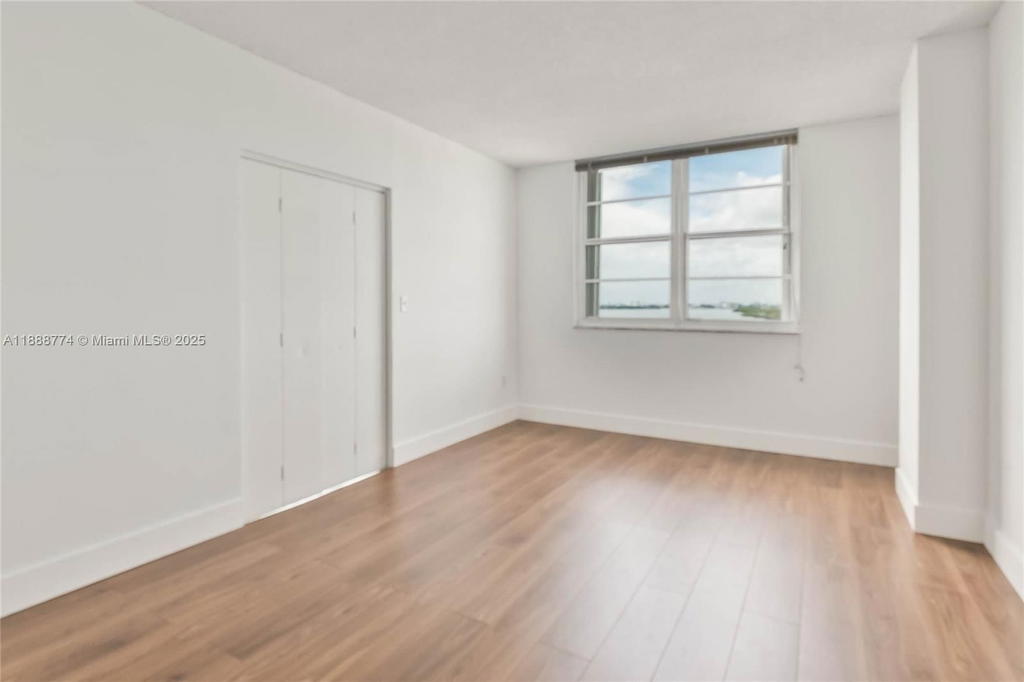 Real estate property located at 300 Bayview Dr #716, Miami-dade, Arlen House Condo, Sunny Isles Beach, FL