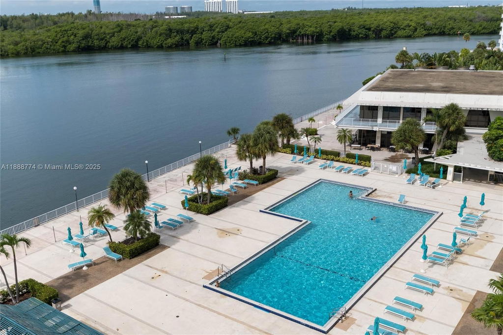 Real estate property located at 300 Bayview Dr #716, Miami-dade, Arlen House Condo, Sunny Isles Beach, FL