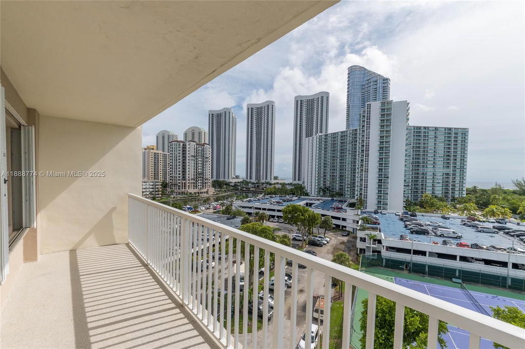 Real estate property located at 300 Bayview Dr #716, Miami-dade, Arlen House Condo, Sunny Isles Beach, FL