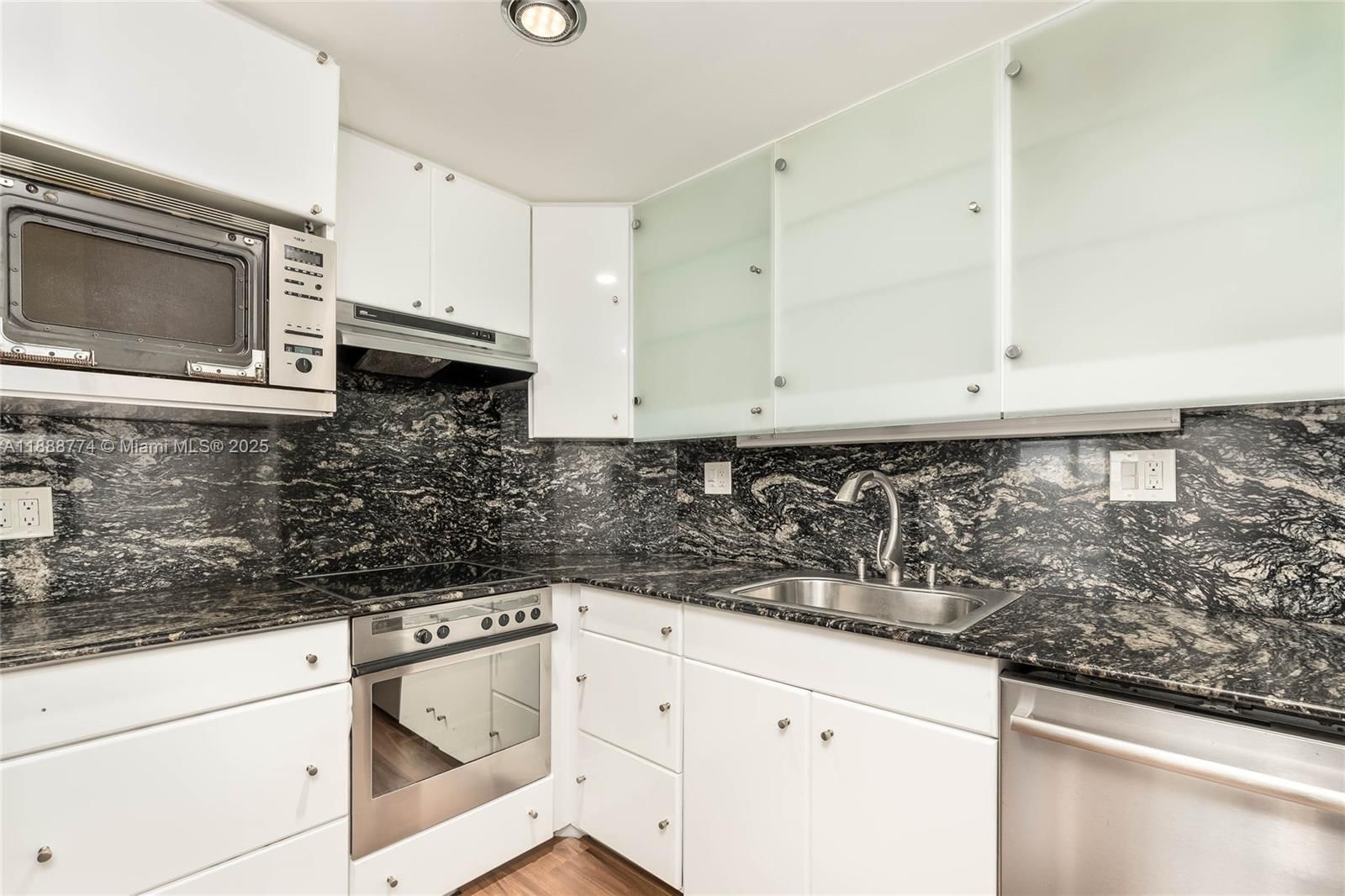 Real estate property located at 300 Bayview Dr #716, Miami-dade, Arlen House Condo, Sunny Isles Beach, FL