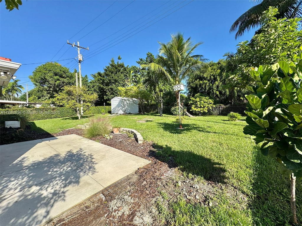Real estate property located at 9765 74th St, Miami-dade, Heftler Homes Sunset Park, Miami, FL