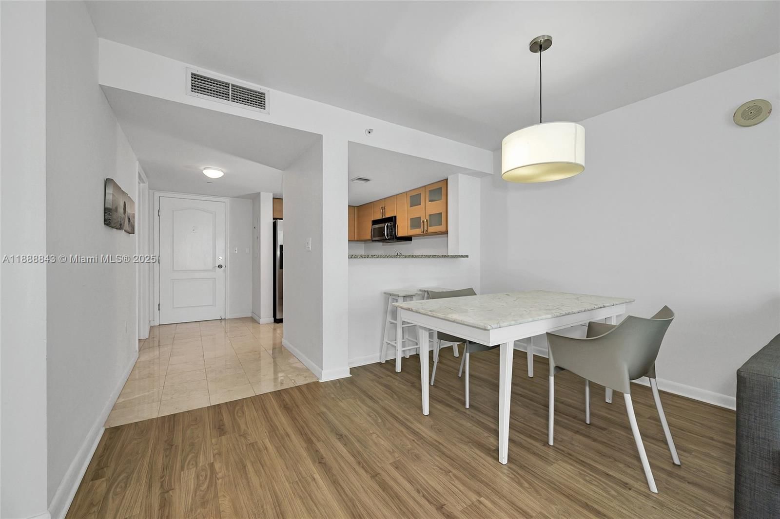 Real estate property located at 2101 BRICKELL AVENUE #905, Miami-dade, Skyline Condo, Miami, FL