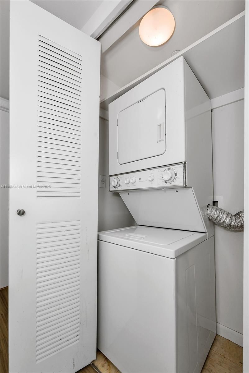 Real estate property located at 2101 BRICKELL AVENUE #905, Miami-dade, Skyline Condo, Miami, FL