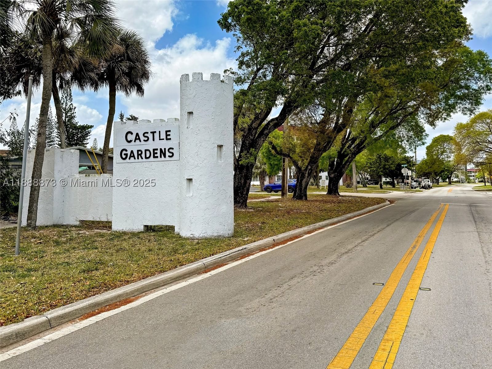 Real estate property located at 4851 21st St #512, Broward, Castle Apartments 14 Cond, Lauderhill, FL