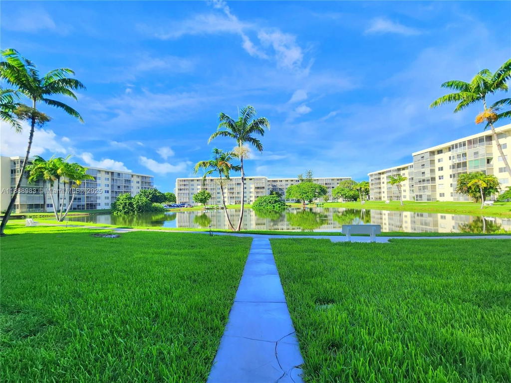 Real estate property located at 2855 Leonard Dr H205, Miami-dade, Point East Sec Ii Condo, Aventura, FL