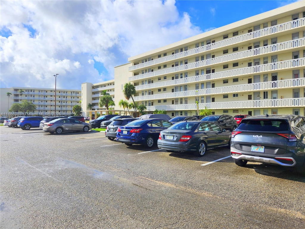Real estate property located at 2855 Leonard Dr H205, Miami-dade, Point East Sec Ii Condo, Aventura, FL