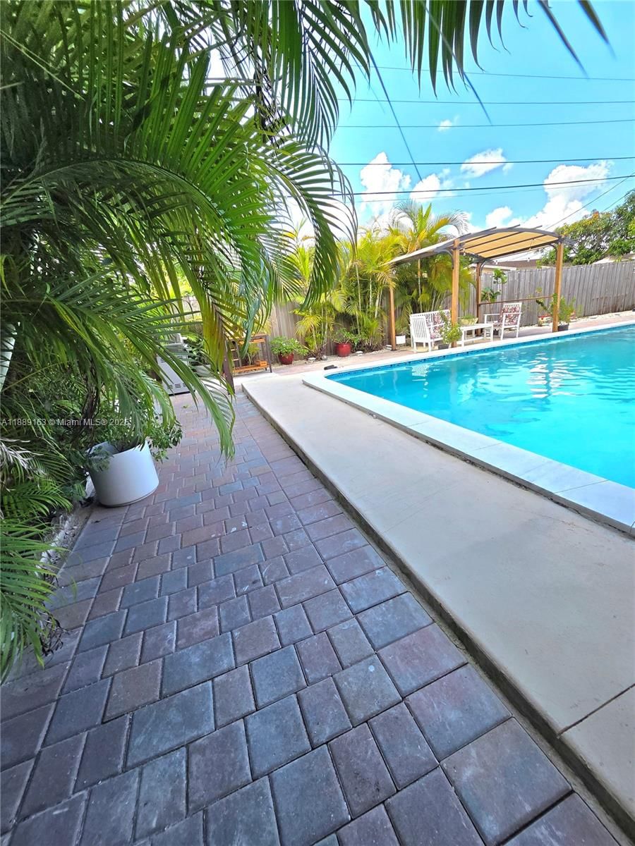 Real estate property located at 5920 94th Ave, Miami-dade, Darlington Manor, Miami, FL