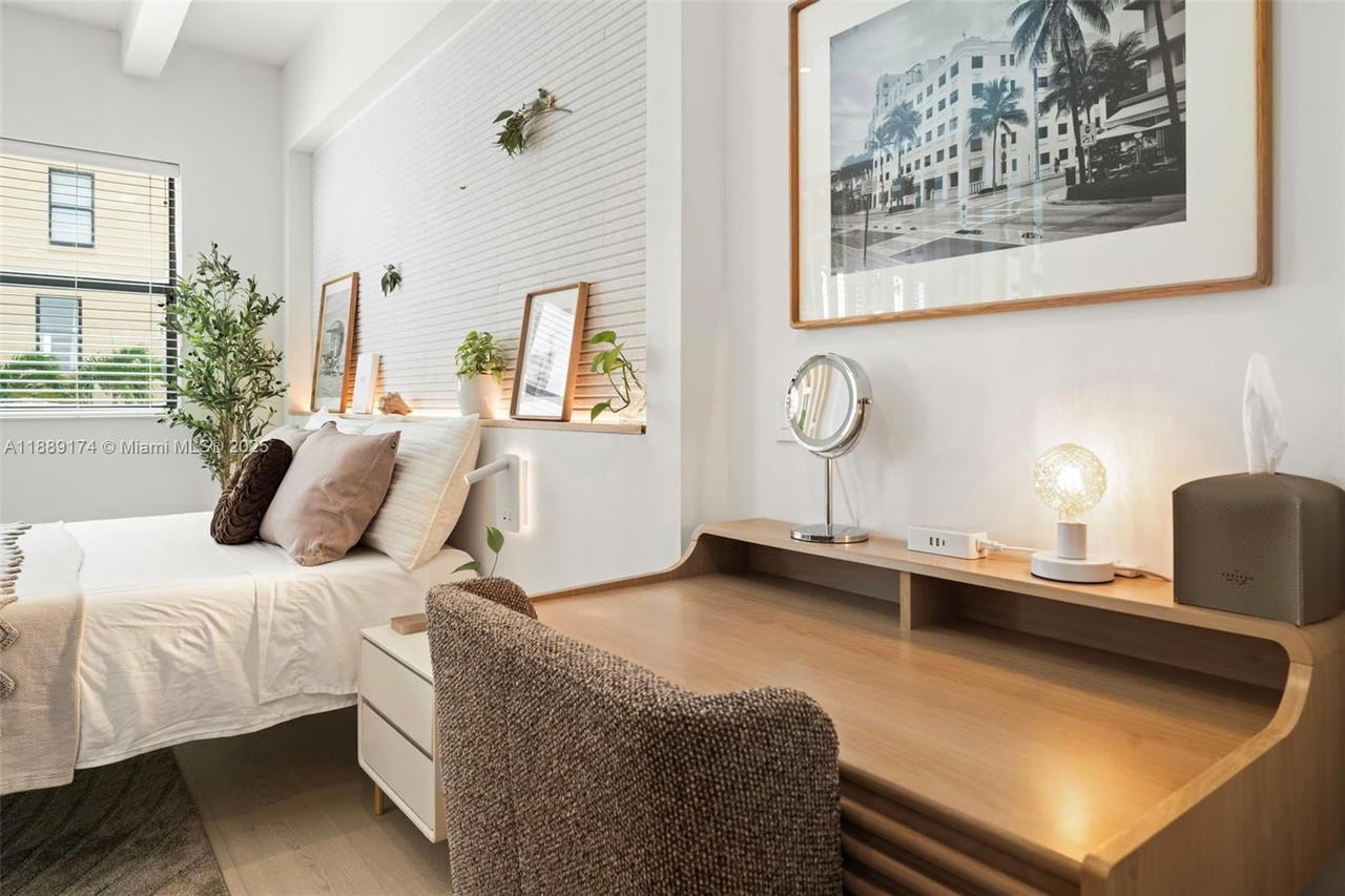 Real estate property located at 1390 Ocean Dr #202, Miami-dade, 1390 Ocean Drive Condo, Miami Beach, FL