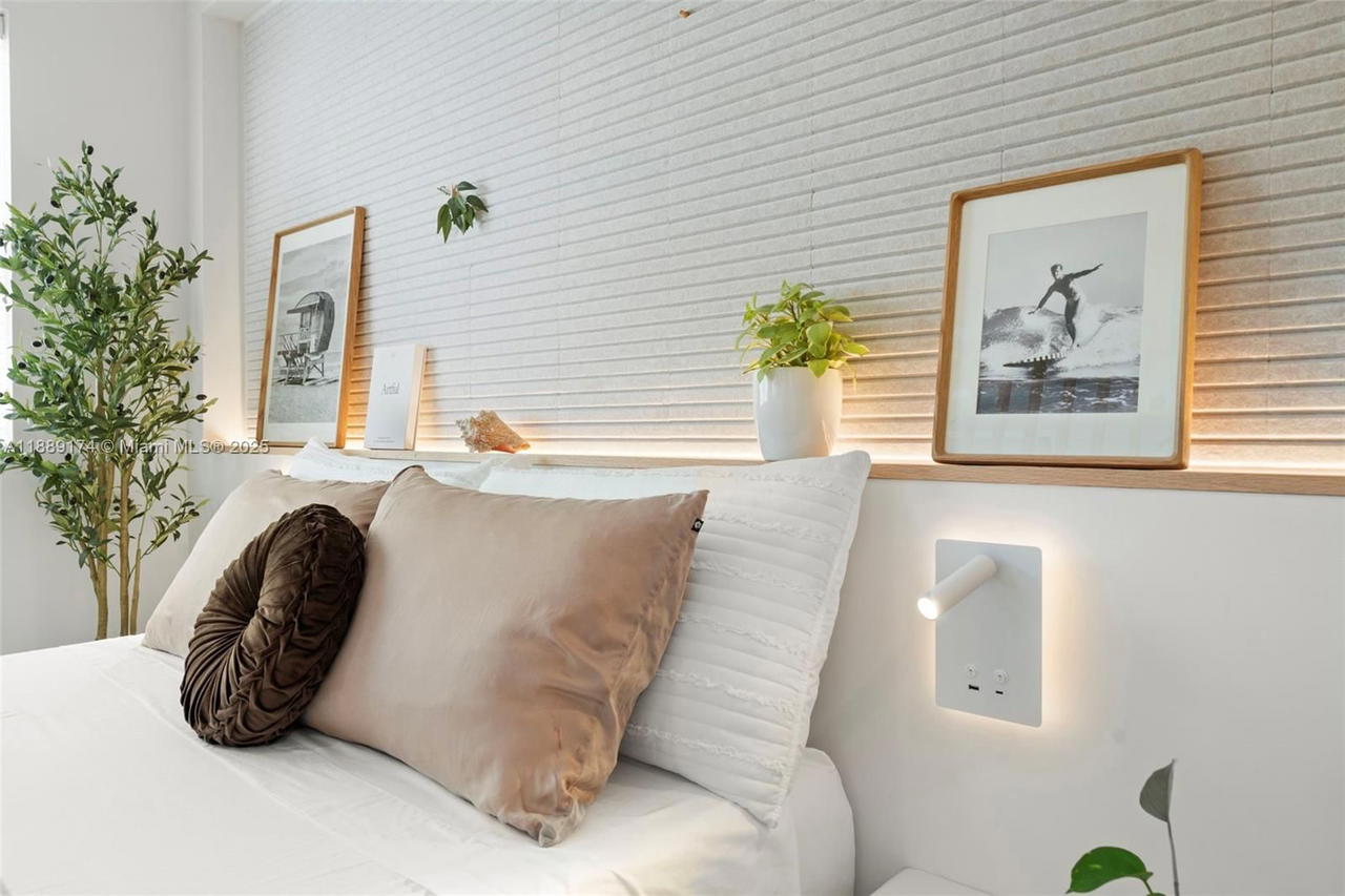 Real estate property located at 1390 Ocean Dr #202, Miami-dade, 1390 Ocean Drive Condo, Miami Beach, FL