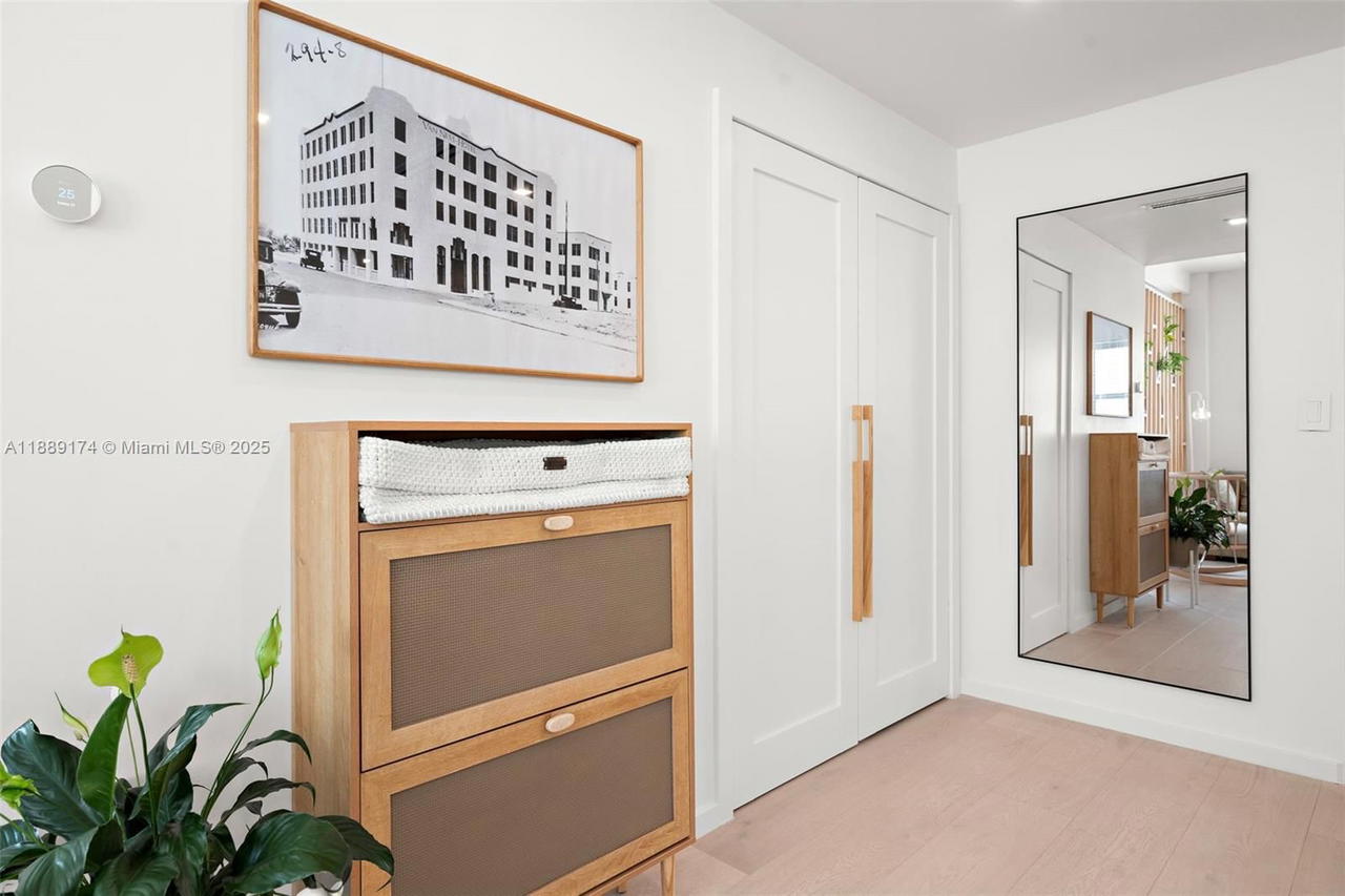 Real estate property located at 1390 Ocean Dr #202, Miami-dade, 1390 Ocean Drive Condo, Miami Beach, FL