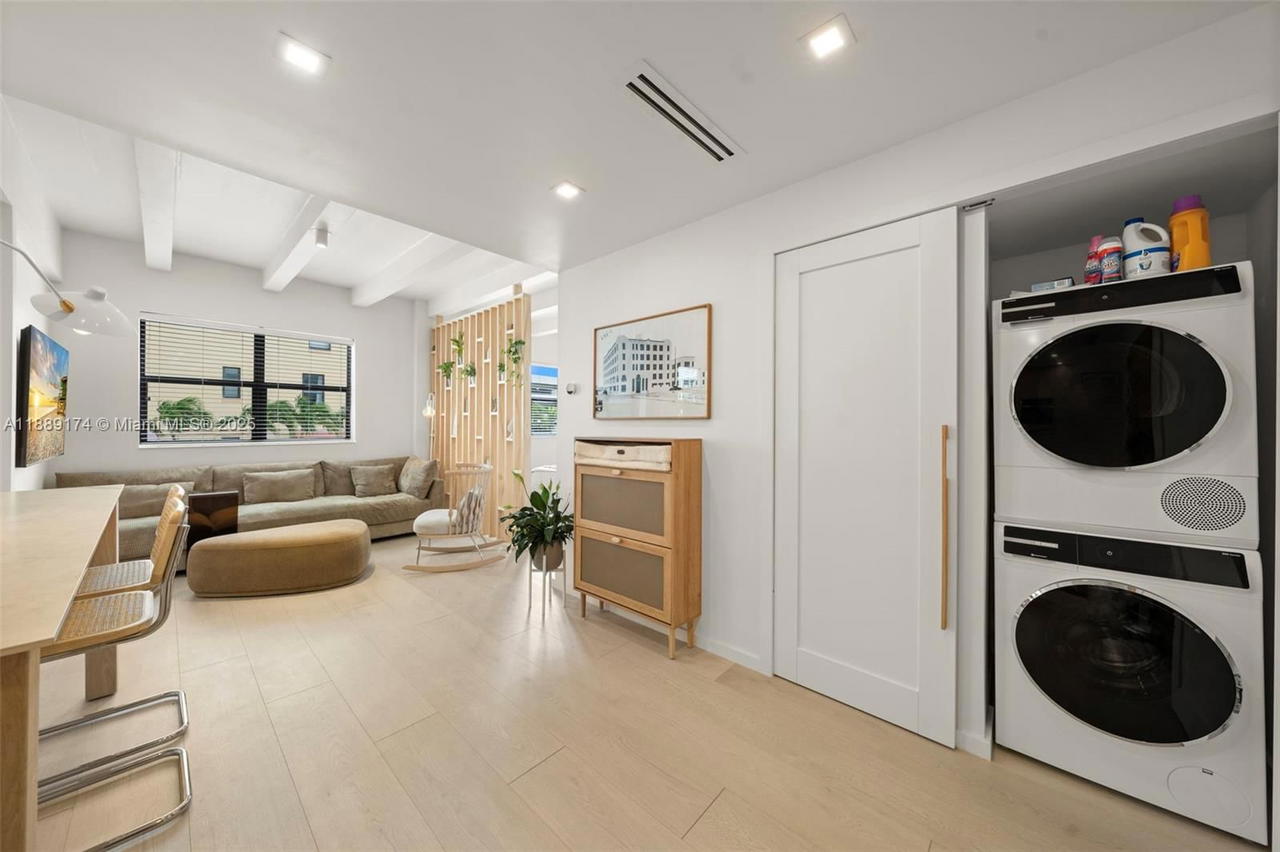 Real estate property located at 1390 Ocean Dr #202, Miami-dade, 1390 Ocean Drive Condo, Miami Beach, FL