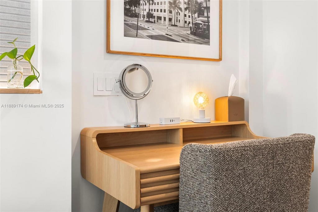 Real estate property located at 1390 Ocean Dr #202, Miami-dade, 1390 Ocean Drive Condo, Miami Beach, FL