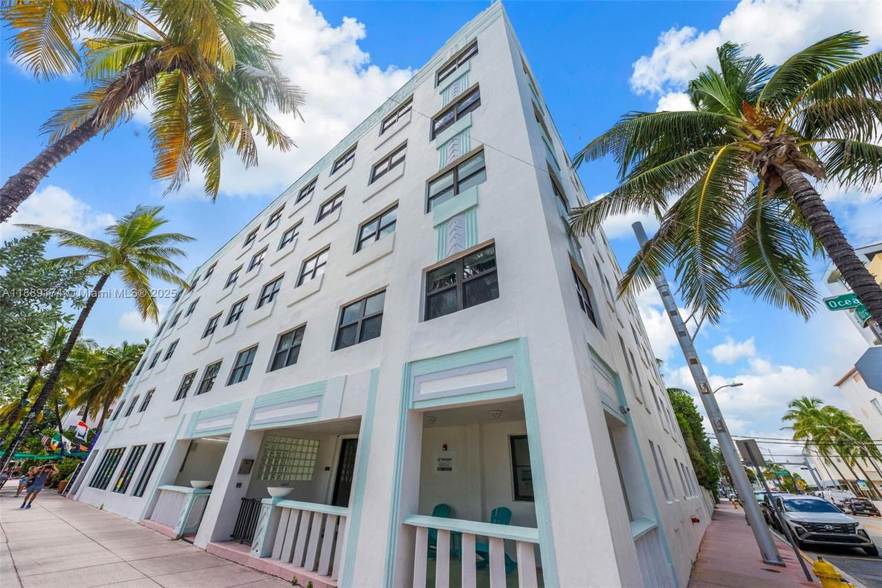 Real estate property located at 1390 Ocean Dr #202, Miami-dade, 1390 Ocean Drive Condo, Miami Beach, FL