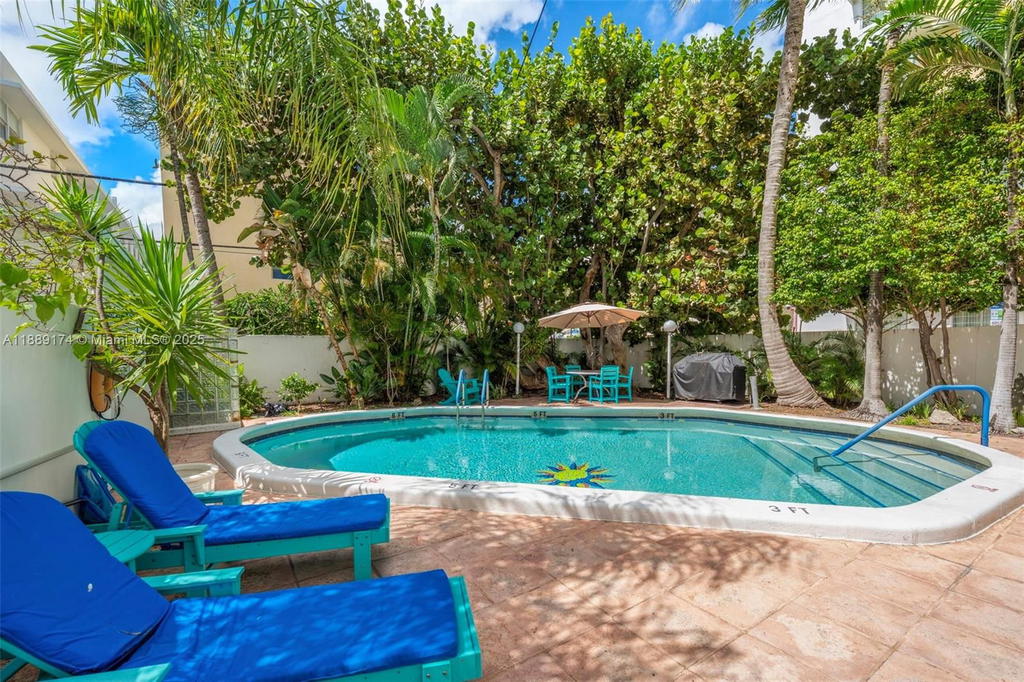 Real estate property located at 1390 Ocean Dr #202, Miami-dade, 1390 Ocean Drive Condo, Miami Beach, FL