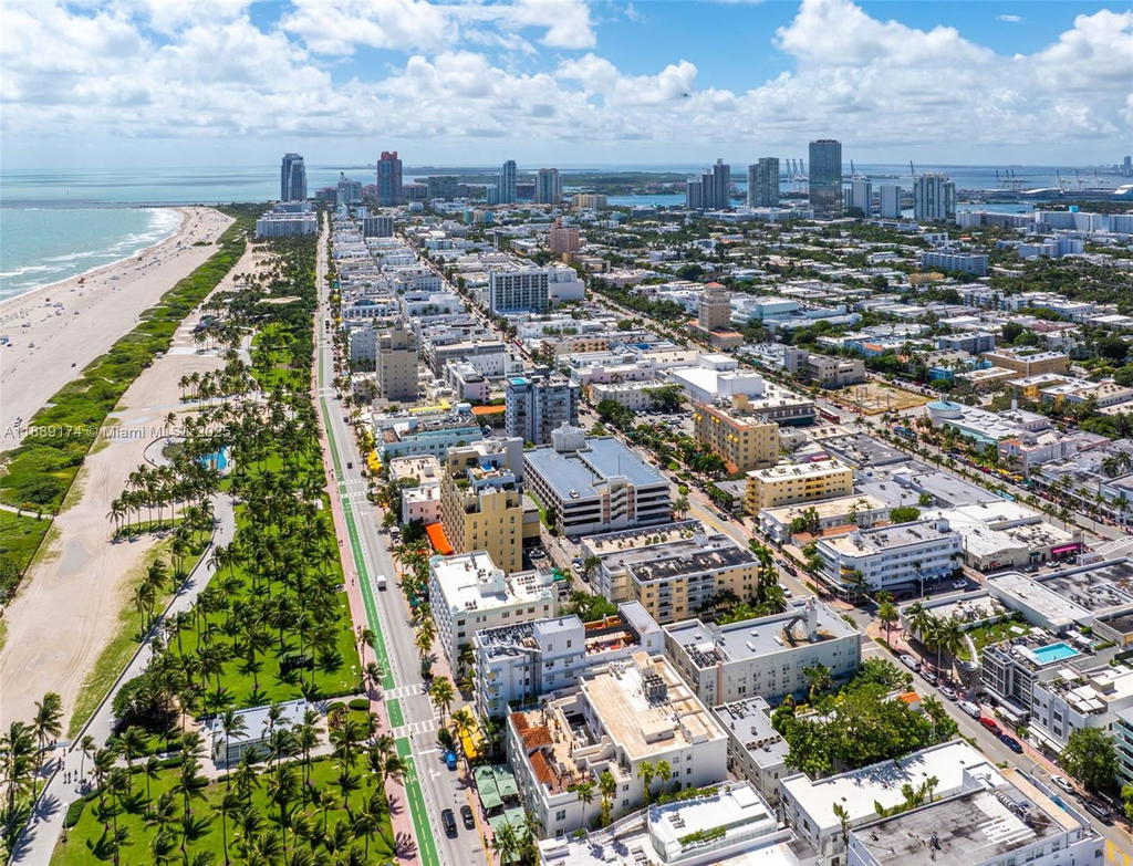 Real estate property located at 1390 Ocean Dr #202, Miami-dade, 1390 Ocean Drive Condo, Miami Beach, FL