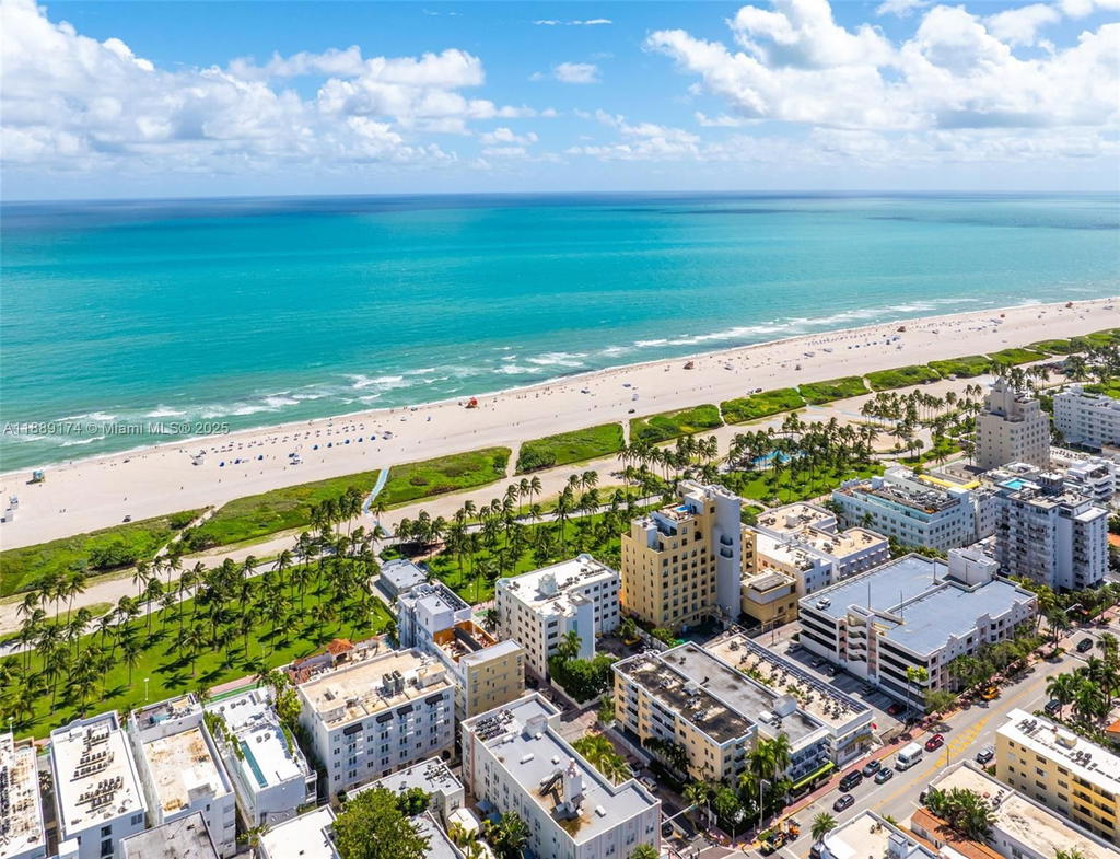 Real estate property located at 1390 Ocean Dr #202, Miami-dade, 1390 Ocean Drive Condo, Miami Beach, FL