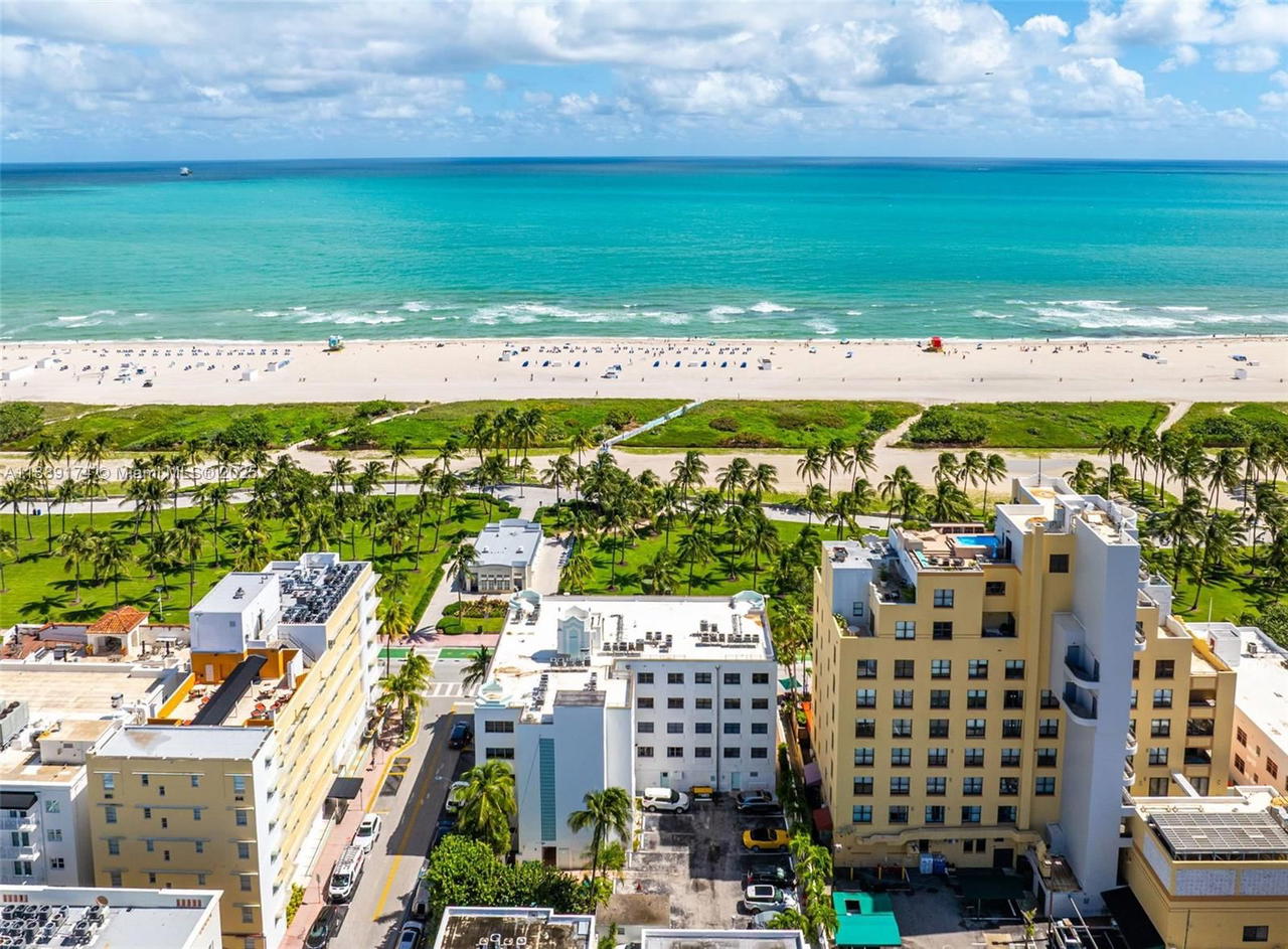 Real estate property located at 1390 Ocean Dr #202, Miami-dade, 1390 Ocean Drive Condo, Miami Beach, FL