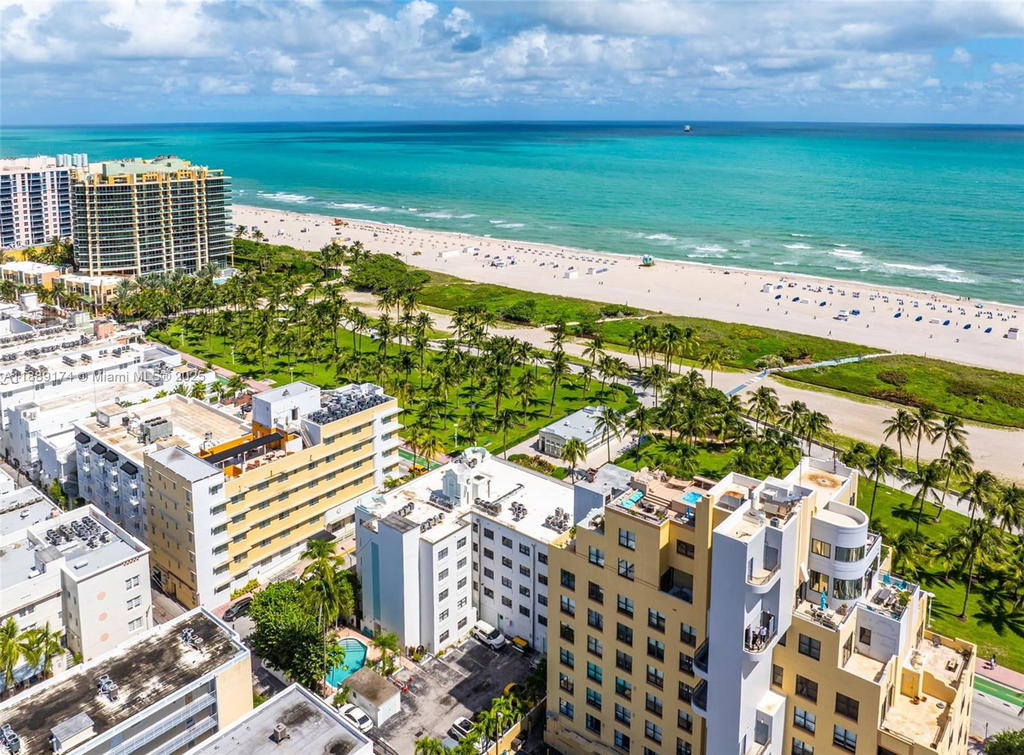 Real estate property located at 1390 Ocean Dr #202, Miami-dade, 1390 Ocean Drive Condo, Miami Beach, FL