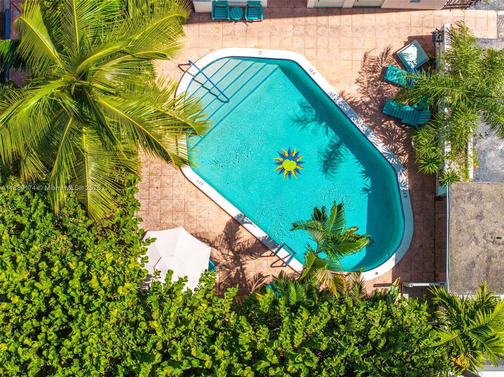 Real estate property located at 1390 Ocean Dr #202, Miami-dade, 1390 Ocean Drive Condo, Miami Beach, FL