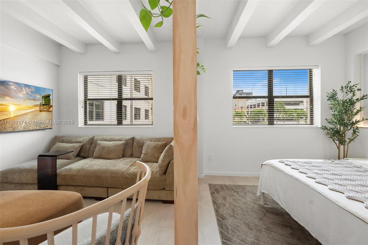 Real estate property located at 1390 Ocean Dr #202, Miami-dade, 1390 Ocean Drive Condo, Miami Beach, FL