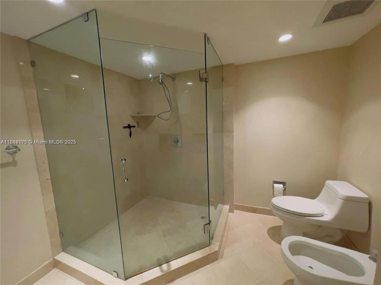 Real estate property located at 2000 Towerside #309, Miami-dade, Towers Of Quayside Condo, Miami, FL