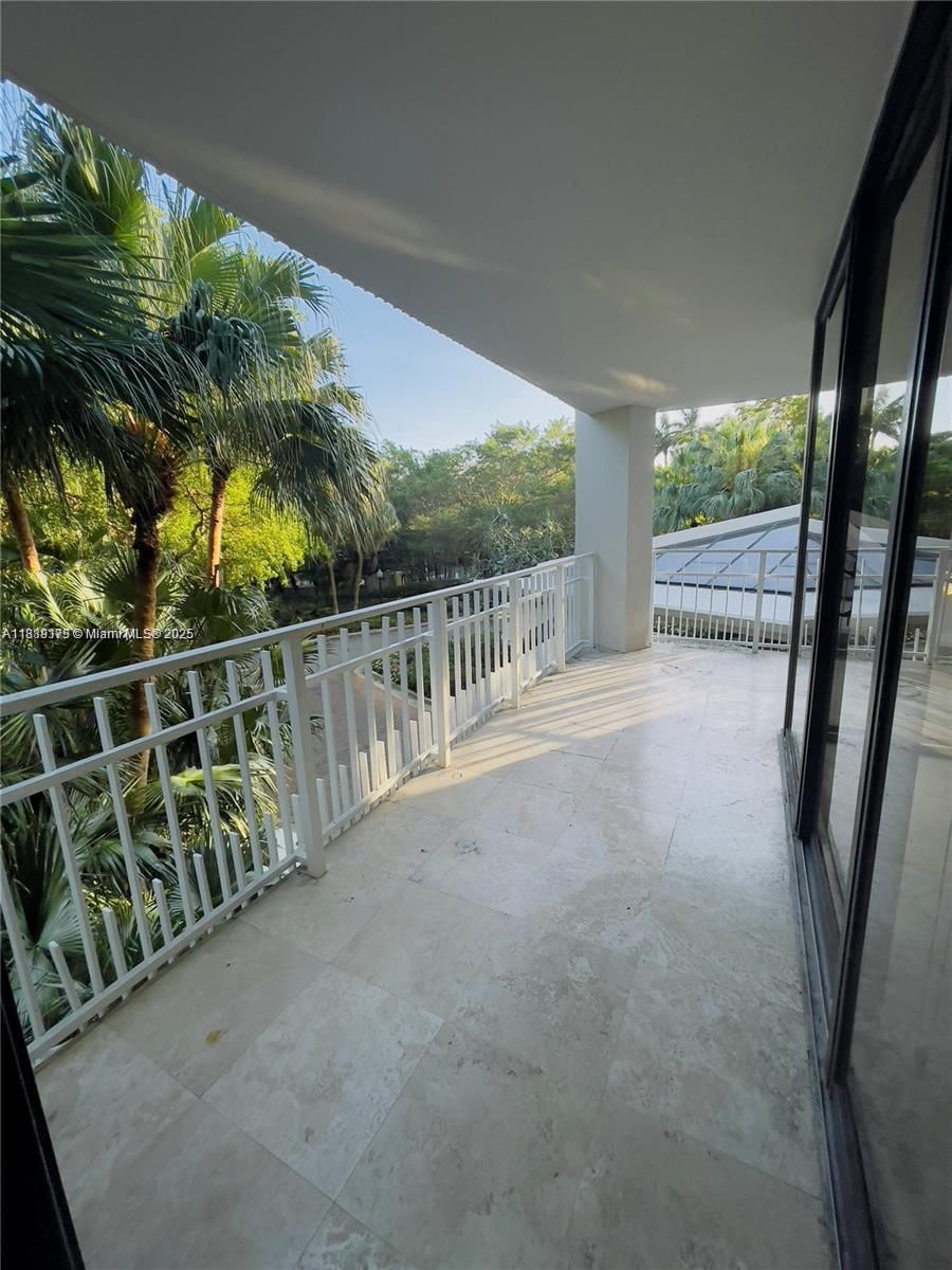 Real estate property located at 2000 Towerside #309, Miami-dade, Towers Of Quayside Condo, Miami, FL