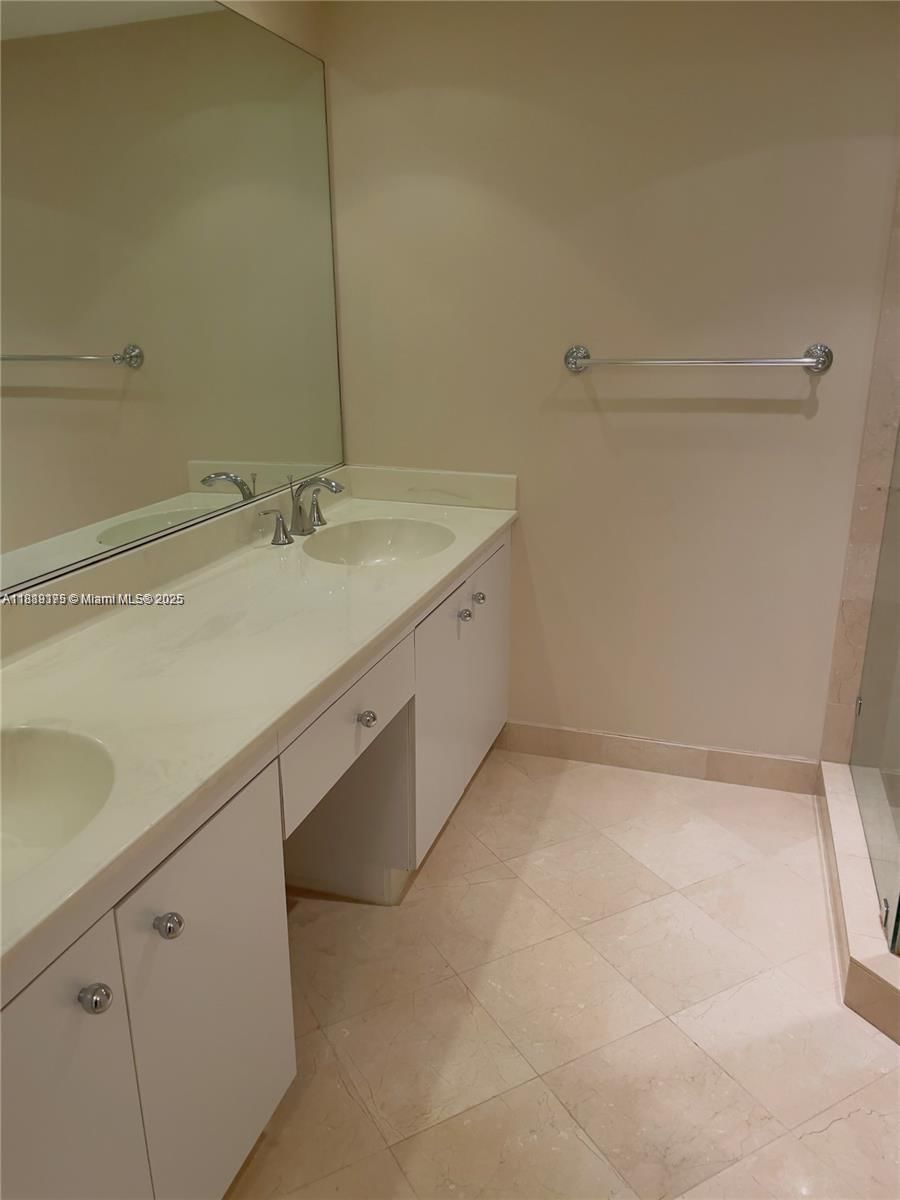 Real estate property located at 2000 Towerside #309, Miami-dade, Towers Of Quayside Condo, Miami, FL