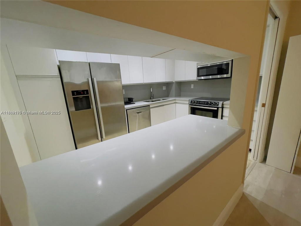 Real estate property located at 2000 Towerside #309, Miami-dade, Towers Of Quayside Condo, Miami, FL