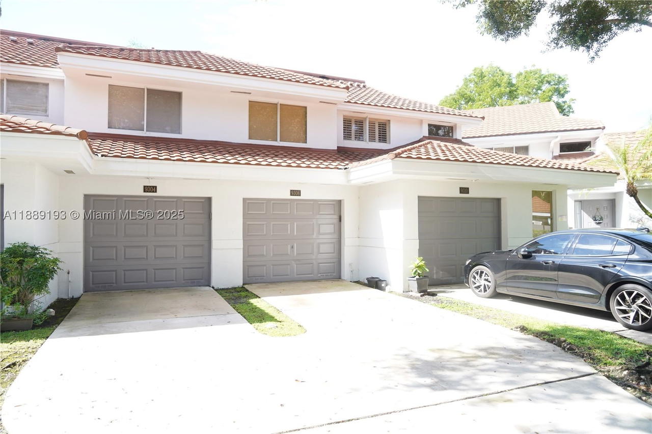 Real estate property located at 9308 9th Pl #9308, Broward, Parc Court Condo, Plantation, FL
