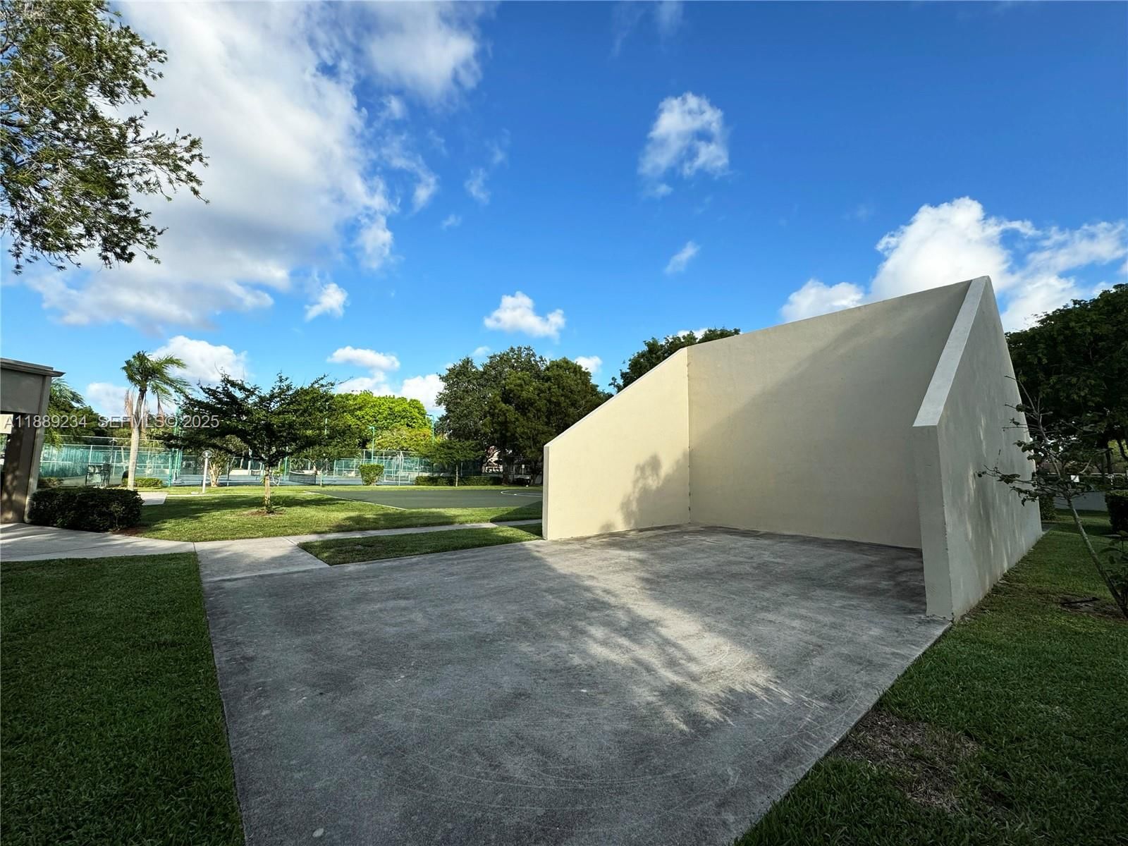 Real estate property located at 301 Gardens Dr #102, Broward, Gardens North Six Condo, Pompano Beach, FL