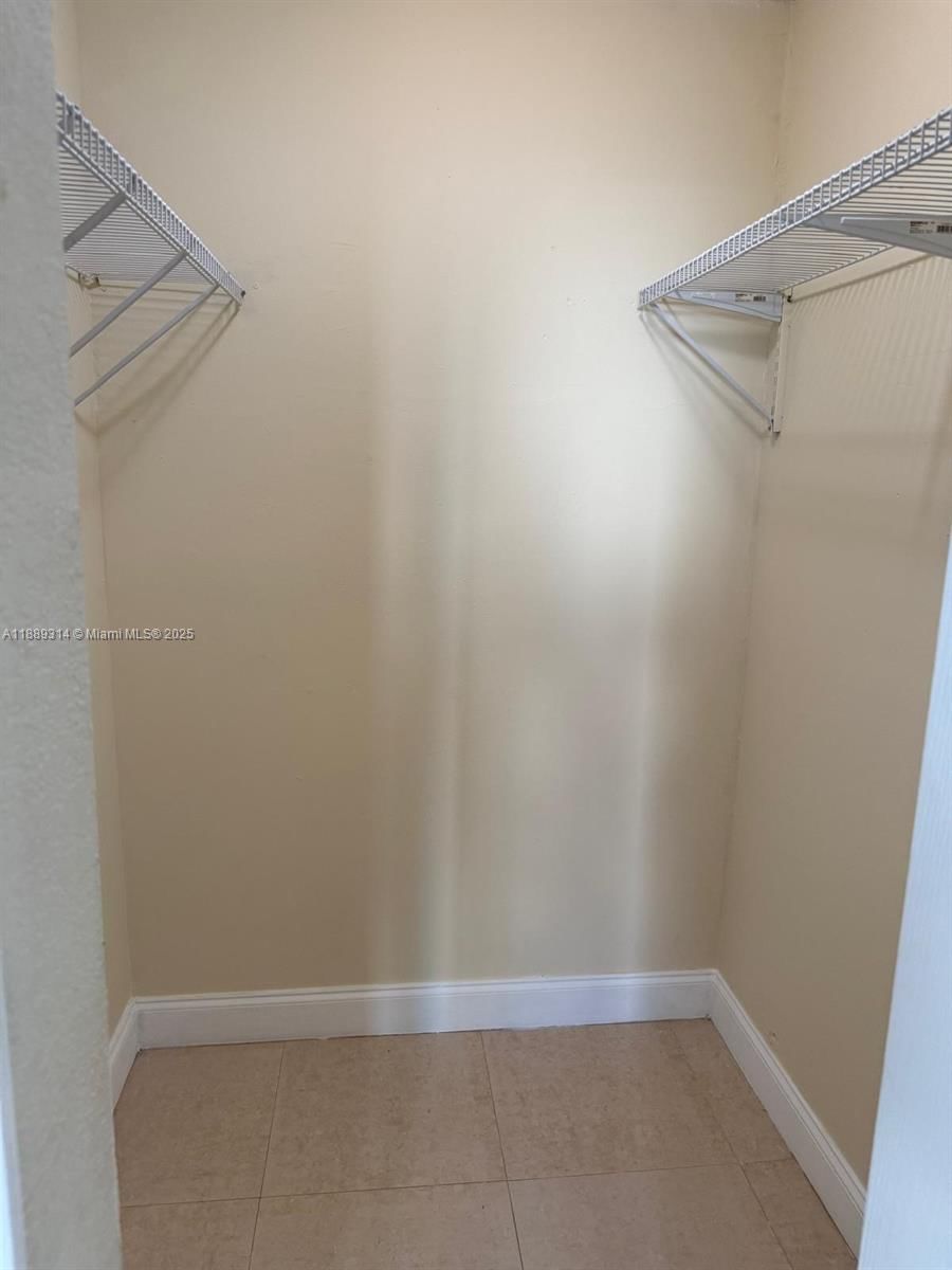 Real estate property located at 2310 60th St #7-G, Miami-dade, Villas De New England Con, Hialeah, FL