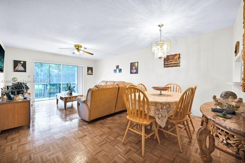 Real estate property located at 4800 Hillcrest Ln #210, Broward, Hillcrest Country Club Ap, Hollywood, FL