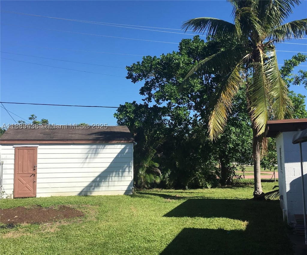 Real estate property located at 11500 Miami Ave, Miami-dade, La Paloma, Miami, FL