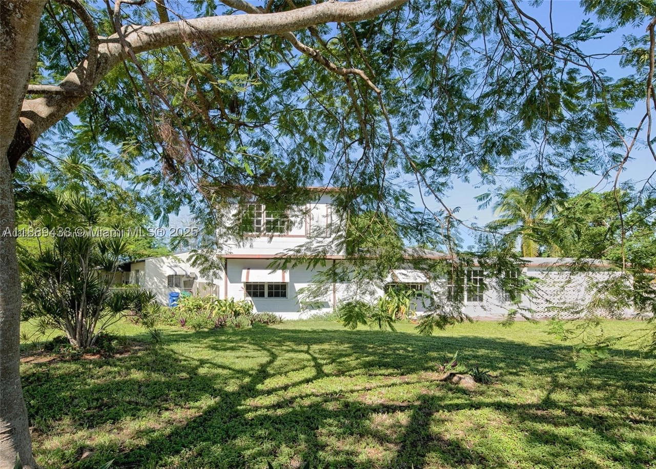 Real estate property located at 11500 Miami Ave, Miami-dade, La Paloma, Miami, FL