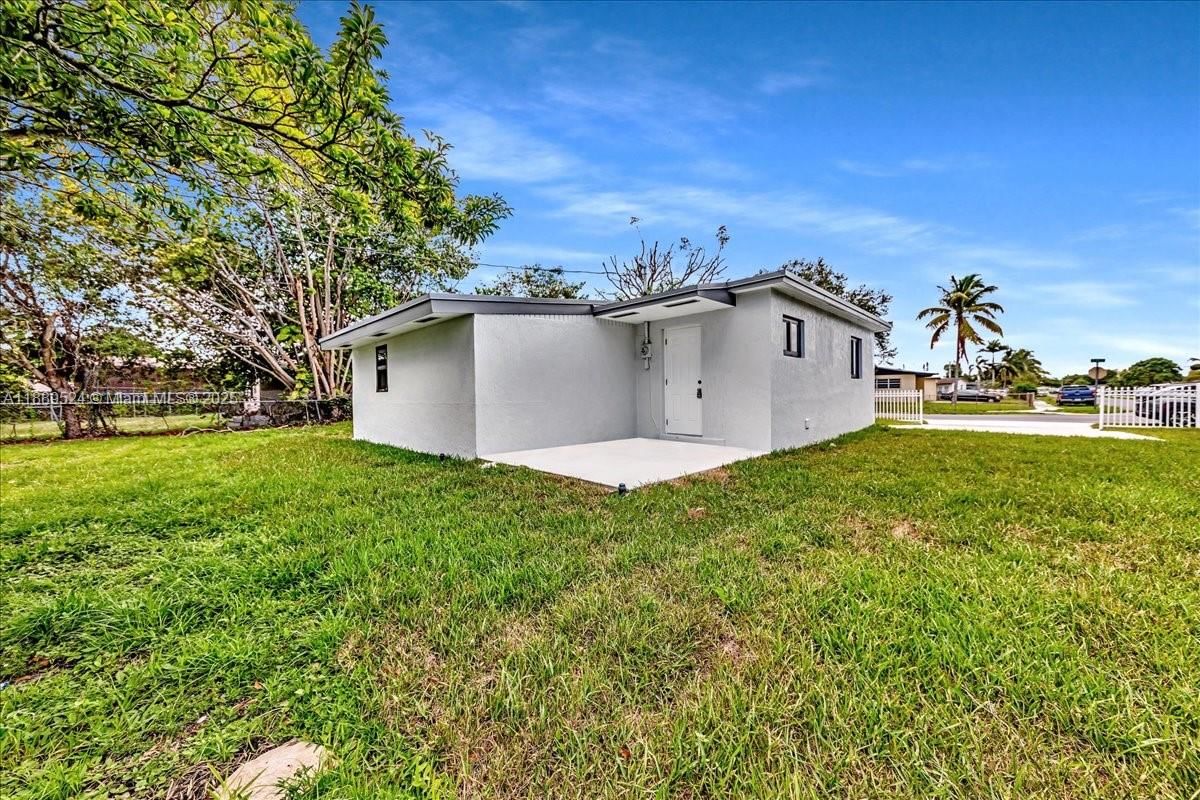 Real estate property located at 3381 210th Ter, Miami-dade, Riverdale Estates Sec 2, Miami Gardens, FL