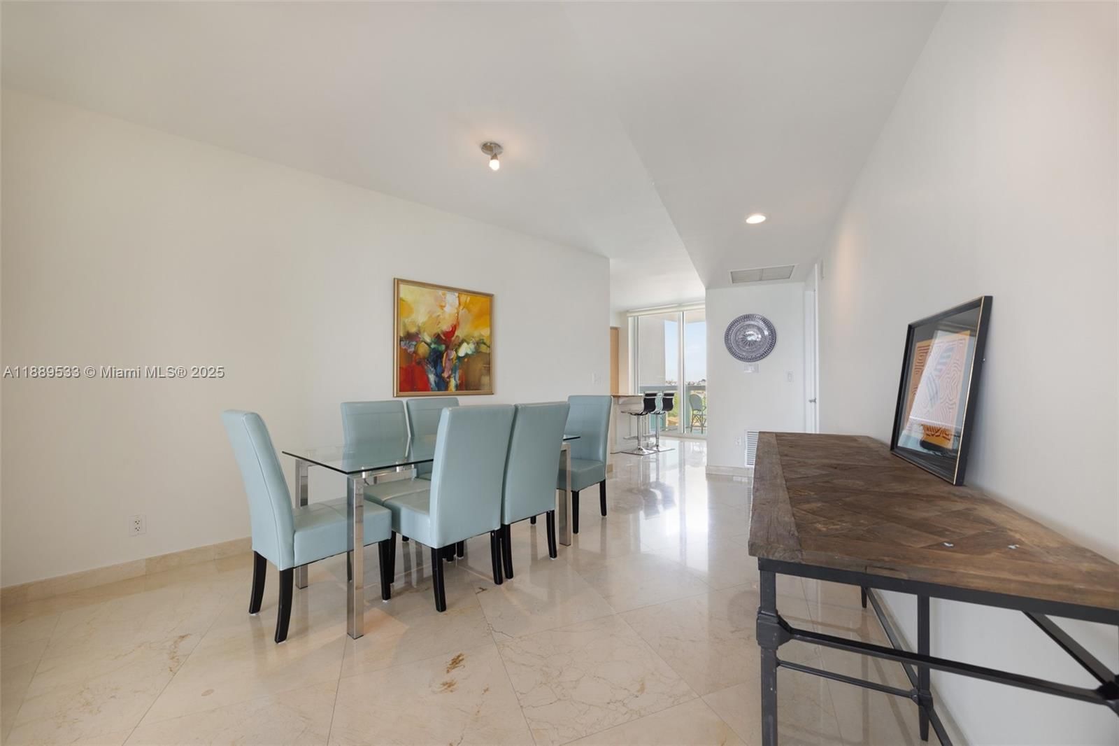 Real estate property located at 1000 Pointe Dr #703, Miami-dade, Murano At Portofino Condo, Miami Beach, FL